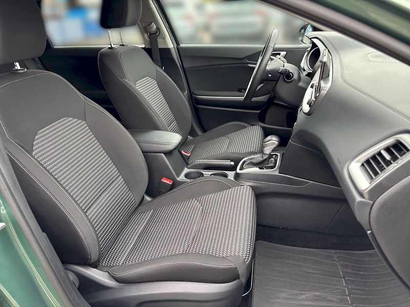 Kia Ceed (2025) 1.5 T-GDi TOP 7DCT - fotka 18 z 30