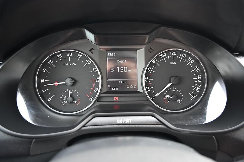 Škoda Octavia 1.6TDI 66KW Active 8/2015 - fotka 12 z 28