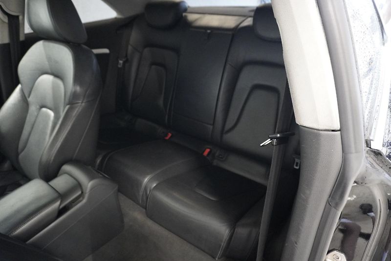 Audi A5 2.0 TFSi 132 kW AUTOMAT KUPÉ  - fotka 19 z 22