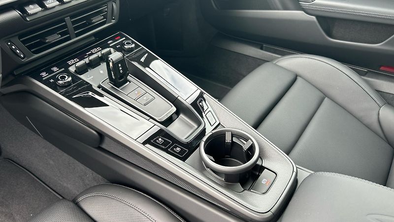 Porsche 911 (2026) Carrera - fotka 19 z 29
