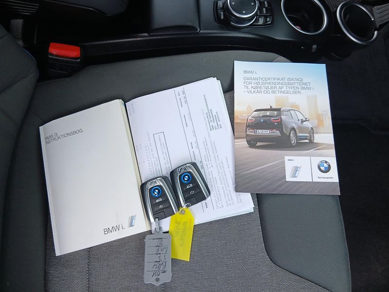 BMW i3 125 kW, 86tis km - fotka 42 z 47