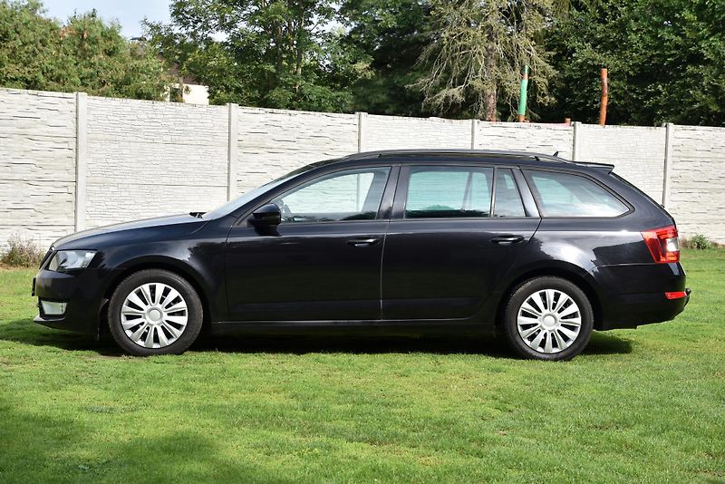 Škoda Octavia 2.0 TDi CR DSG STYLE,NAVI,TEMP - fotka 5 z 50