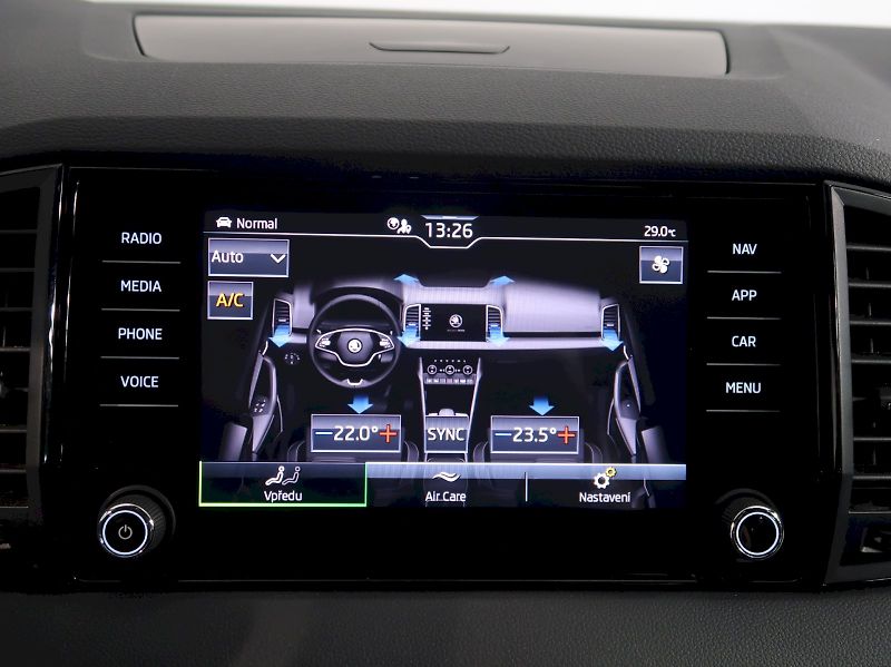 Škoda Karoq (2024) SPORTLINE 1.5TSI 110KW DSG - fotka 24 z 35