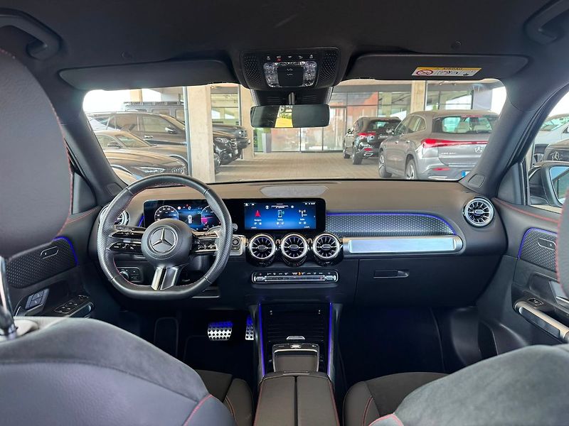Mercedes-Benz GLB 200d 4MATIC - fotka 13 z 20