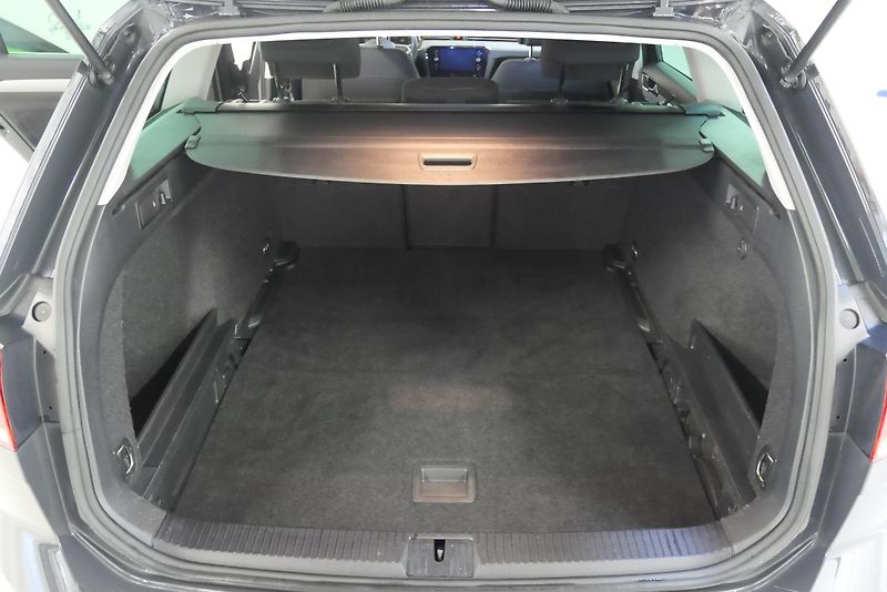 Volkswagen Passat - fotka 28 z 28