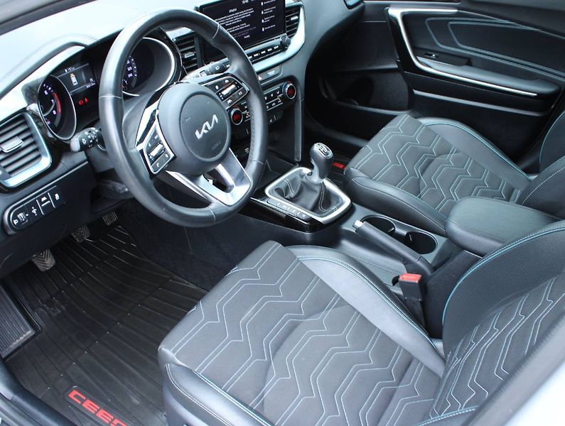 Kia Ceed (2024) 1.5 T- GDI  EDICE 30 103kW man - fotka 9 z 33