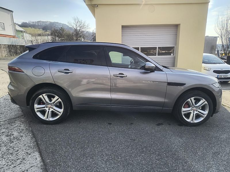 Jaguar F-Pace (2021) D300 AWD R -DINAMIC SE AUTOMAT - fotka 9 z 68
