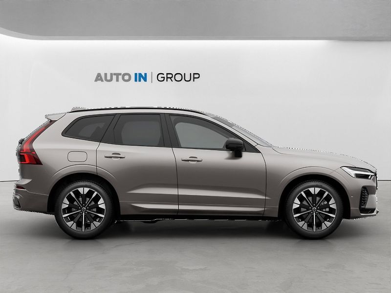 Volvo XC60 (2026) DARK B5 PLUS AWD,360° KAMERA - fotka 7 z 11