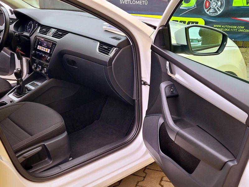 Škoda Octavia 1,6TDi SERV.KNÍŽKA,CEBIA 4x4 - fotka 24 z 46