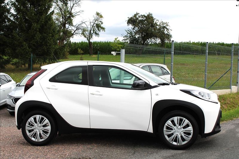 Toyota Aygo 1,0 VVT-i Comfort, 10.600 km ! - fotka 6 z 31
