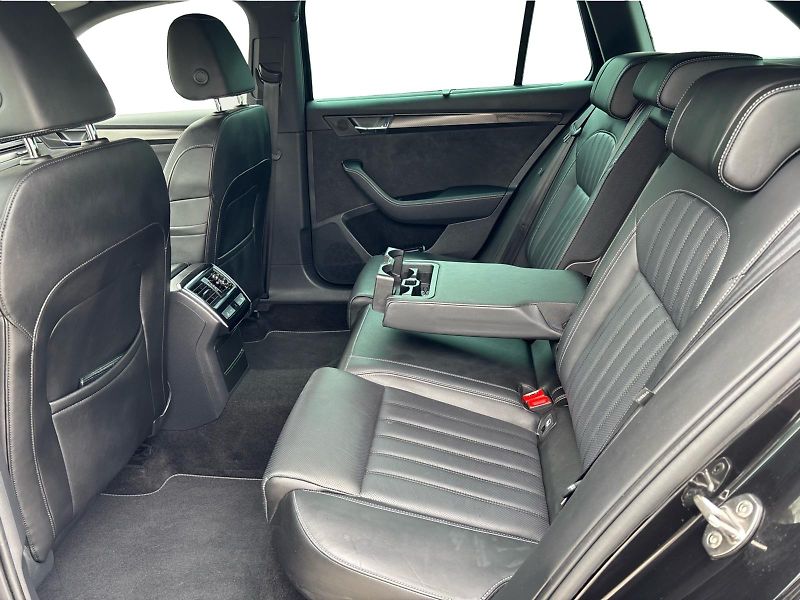 Škoda Superb 2.0TSi 206 kW SPORTLINE 4X4 DS - fotka 11 z 30