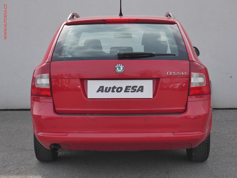 Škoda Octavia (2011) 1.2 TSi, ČR, Active, AC - fotka 5 z 18