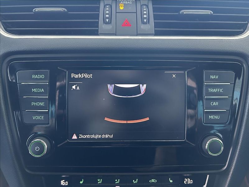 Škoda Octavia 2,0   TSI,RS,CHALLENGE,1.MAJIT - fotka 21 z 32