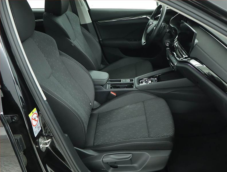 Škoda Octavia (2022) 2.0 TDI, Automat, ČR,1.maj - fotka 9 z 16