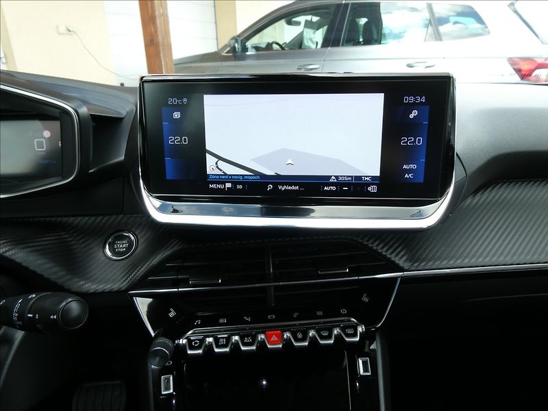 Peugeot 2008 1,2 PureTech 96kW AT8, ALLURE - fotka 30 z 49