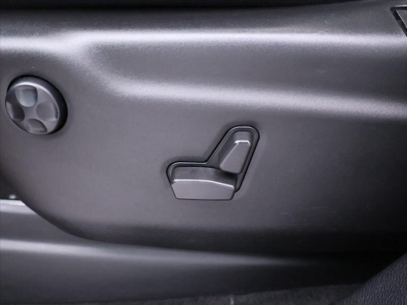 Dodge Durango 5,7 Hemi 268kW R/T Aut. AWD - fotka 18 z 38