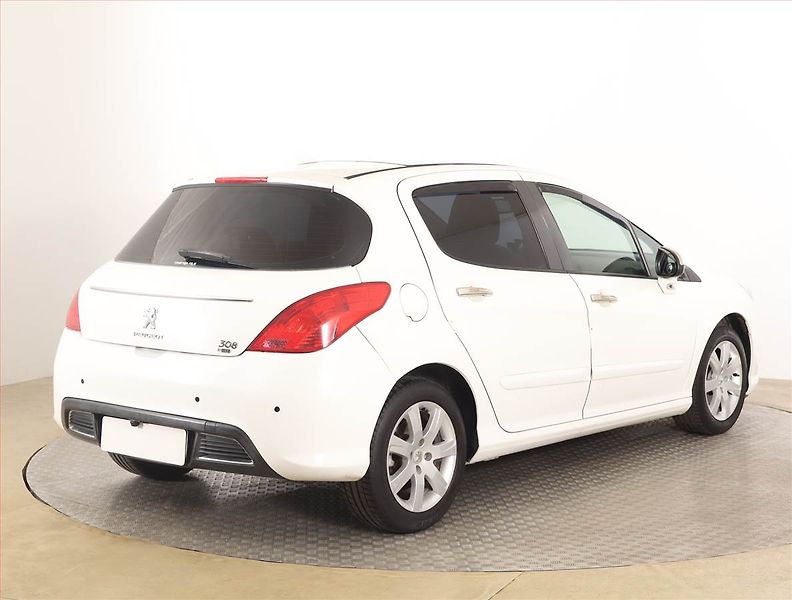 Peugeot 308 (2012) 1.6 HDi, Navi, Park. senzory - fotka 5 z 17