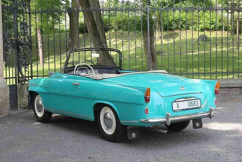 Škoda 450 s Miss USA 1957 Charlottou Sheffieldovou.