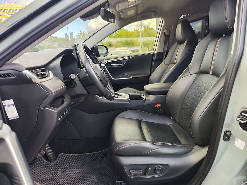 Toyota RAV4 2.5 HEV/163kW Adventure e-CVT - fotka 15 z 30