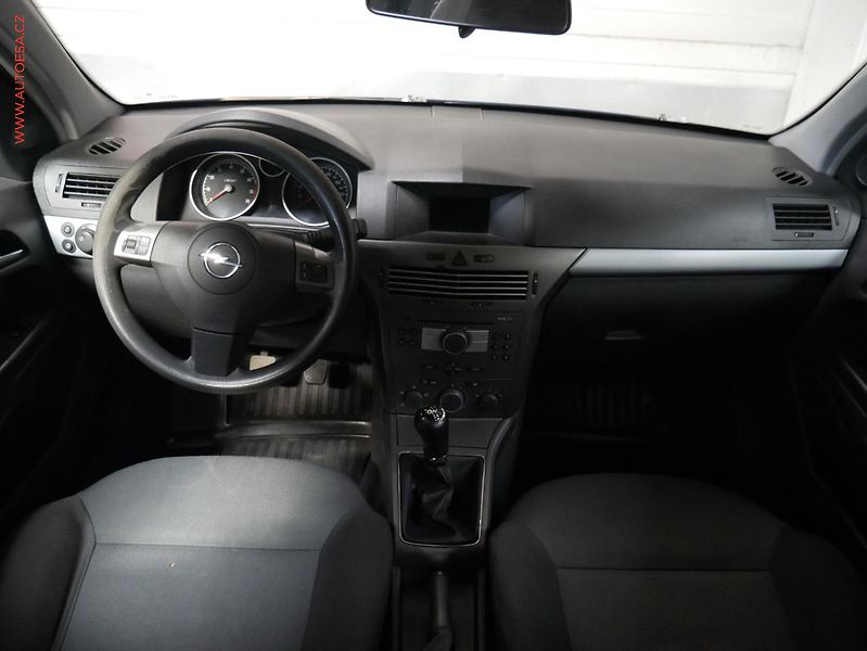 Opel Astra (2005) 1.4 16V, AC - fotka 8 z 18