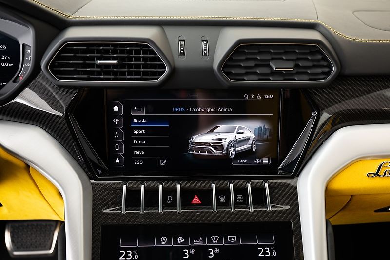 Lamborghini Urus Bang&Olufsen/360/Pano - fotka 7 z 27
