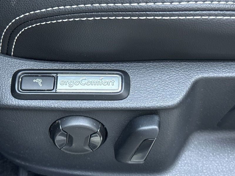 Volkswagen Passat (2021) Variant 1.5 TSI DSG Elegance - fotka 25 z 30