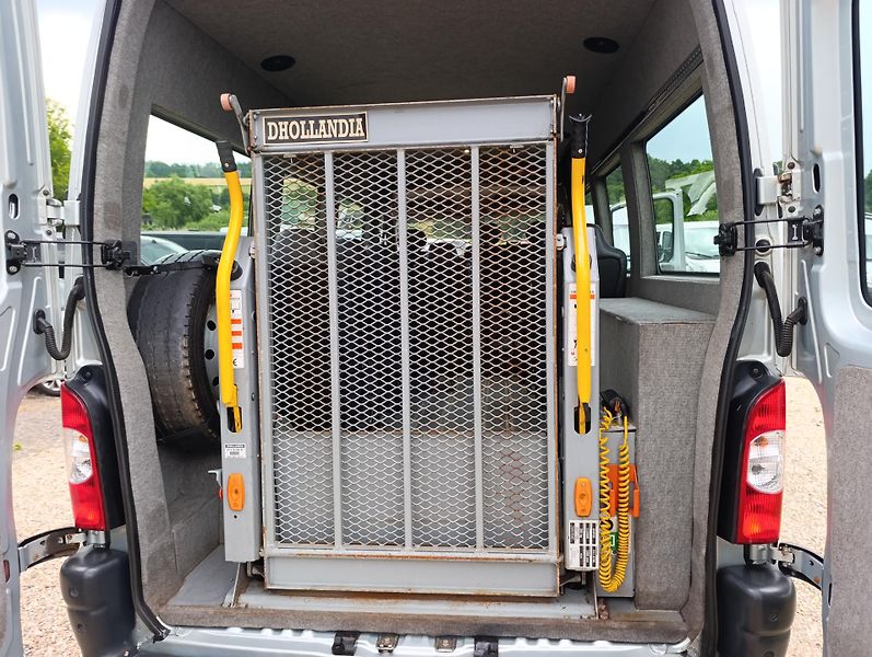 Opel Movano (2009) 2.5 CDTI L3H2 9míst - fotka 19 z 28