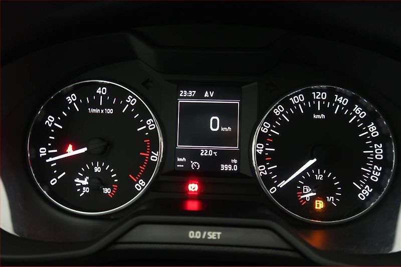 Škoda Octavia (2014) Style 1.4 TSI, Kůže, Navi - fotka 11 z 18