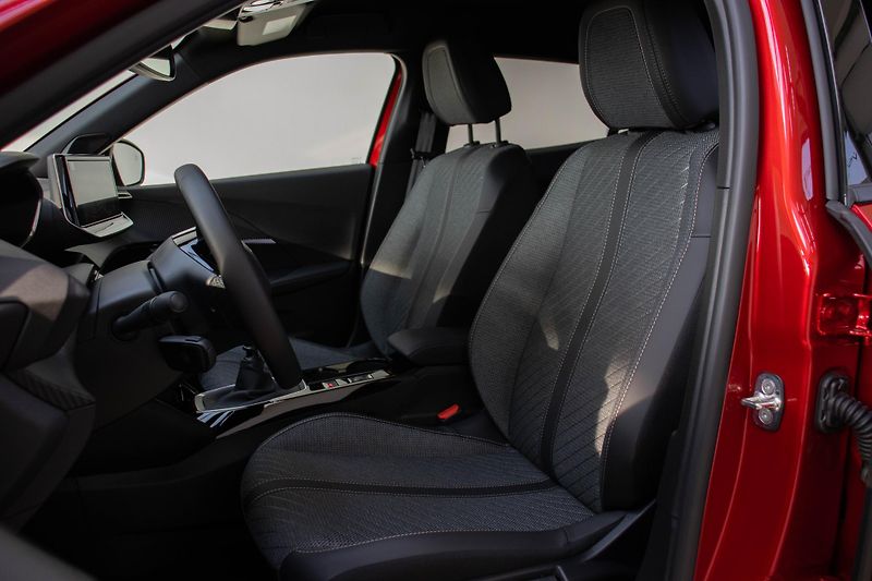 Peugeot 2008 (2026) ALLURE Turbo 100 MAN6 - fotka 9 z 16