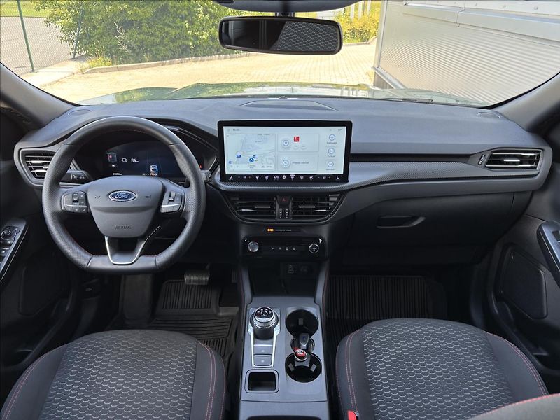 Ford Kuga 1,5 EcoBoost 137 kW ST-Line - fotka 17 z 27