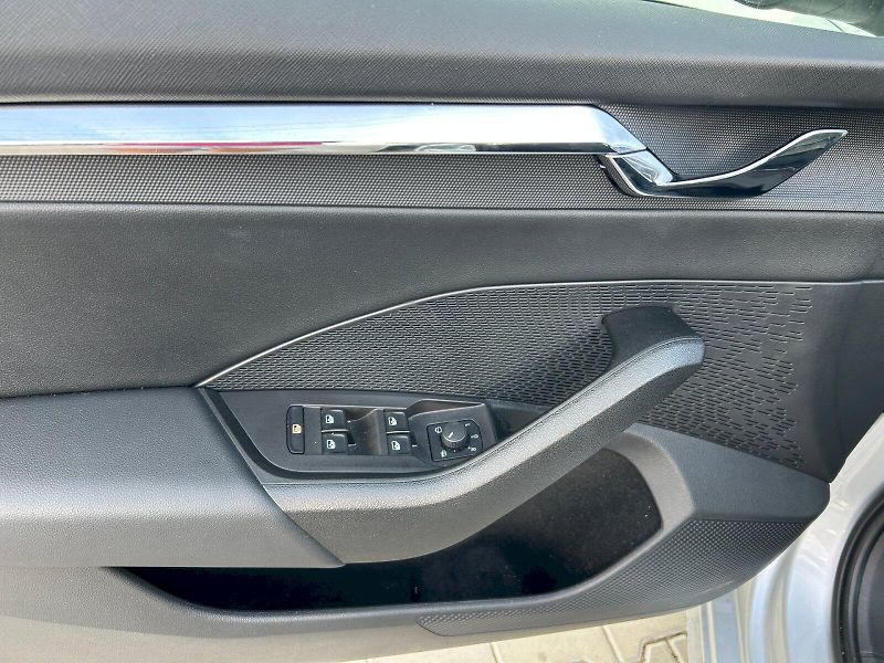 Škoda Octavia (2023) M-HEV STY TS 110/1.5 A7F - fotka 17 z 26
