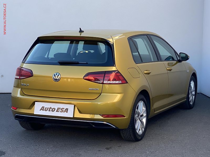 Volkswagen Golf (2018) 1.5TSi, 2.maj,ČR - fotka 4 z 17