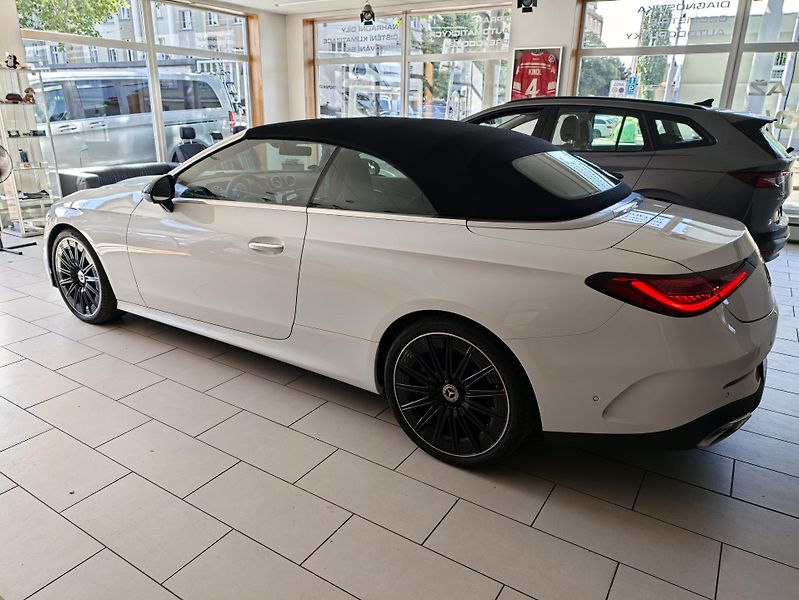 Mercedes-Benz CLE 200 cabrio AMG Pack - fotka 9 z 32