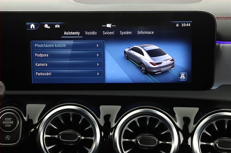 Mercedes-Benz CLA (2024) 200 - fotka 16 z 20