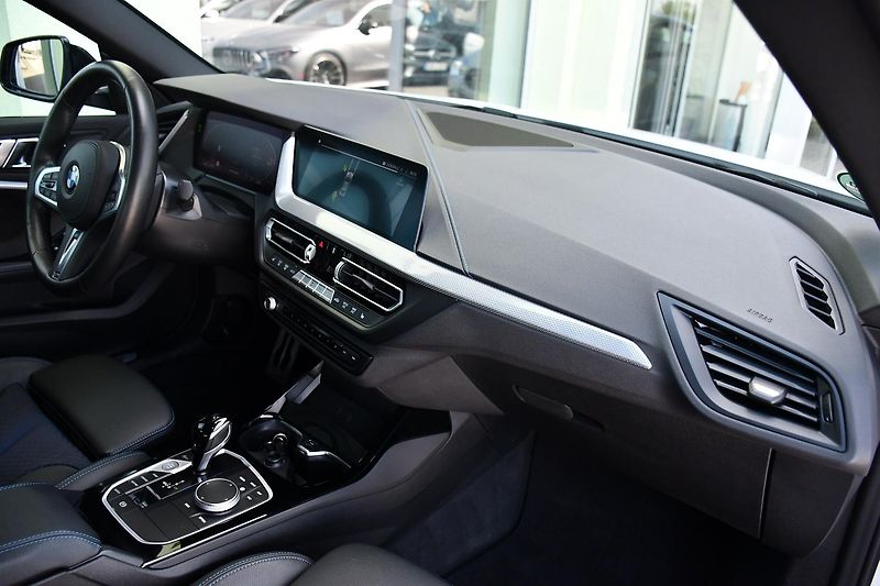 BMW Řada 2 218d M-SPORT 1M ČR - fotka 18 z 40