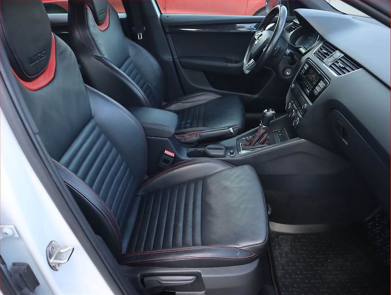 Škoda Octavia (2016) 2.0 TDI, Automat, Serv.kniha - fotka 9 z 18