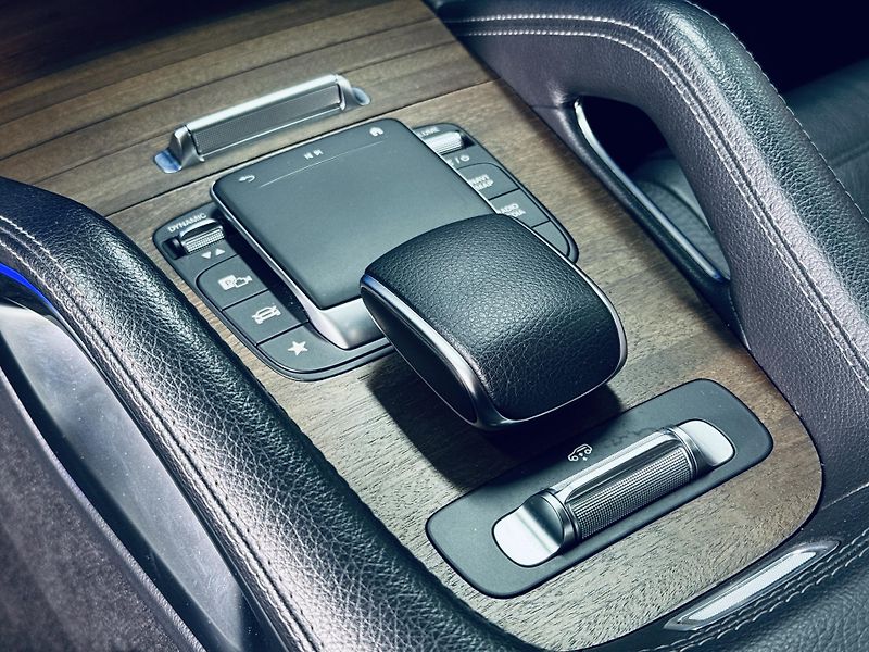 Mercedes-Benz GLE (2022) 350d*4M*AMG*VZDUCH*TAŽNÉ - fotka 19 z 35