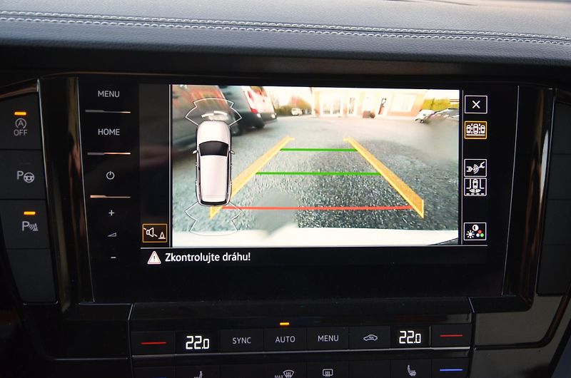 Volkswagen Touareg (2020) 3.0 TDi 200kW 4x4 / ČR / TAŽNÉ - fotka 35 z 44