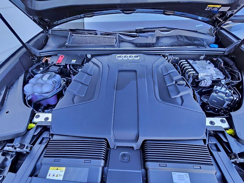 Audi Q8 (2025) 50 TDI 210kW quattro - fotka 27 z 30