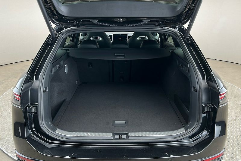 Volkswagen Passat TDI 4M R-Line DCC NezT IQ 360 - fotka 24 z 27