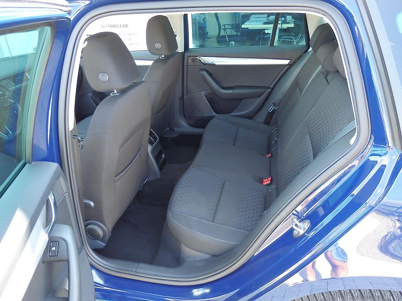 Škoda Octavia 2.0TDI NAVIGACE, ZÁVĚS, DSG - fotka 7 z 18