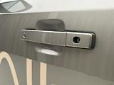 Land Rover Defender 110 D300 X-DYNAMIC SE AWD AUT  - náhled 15