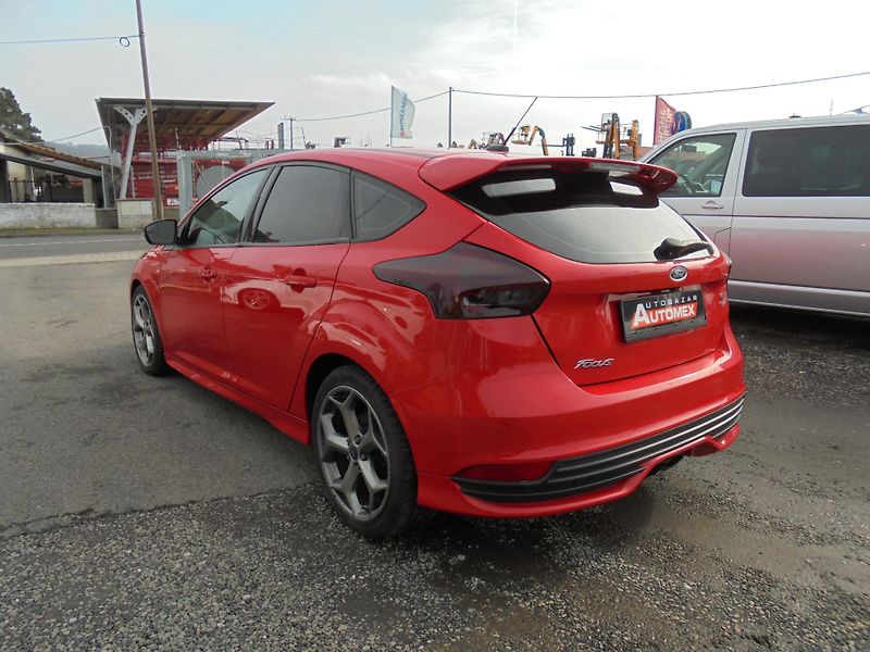 Ford Focus (2017) 2.0 ST- 188kW- 74000 km- KLIMA - fotka 5 z 11