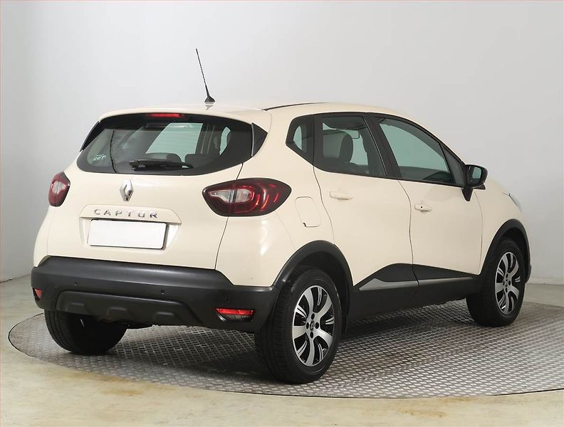 Renault Captur (2018) 1.2 TCe, Automat, Serv.kniha - fotka 5 z 22
