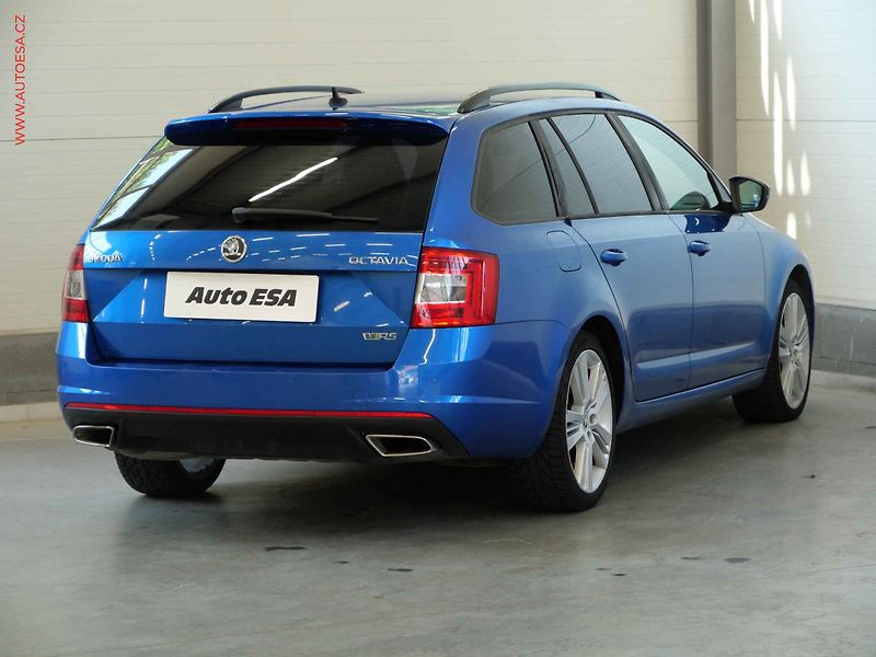 Škoda Octavia (2014) 2.0 TDi, RS, navi, park.asist - fotka 4 z 19