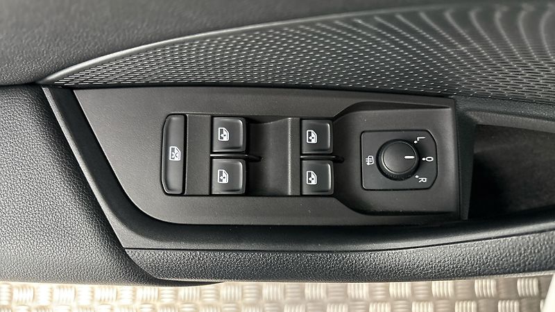 Škoda Octavia 2.0 TDI Ambition Combi - fotka 21 z 27