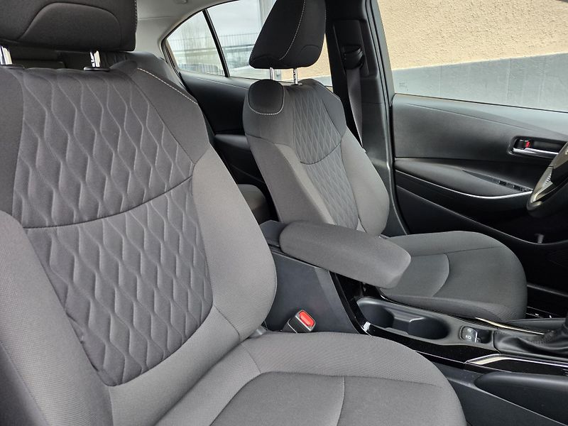 Toyota Corolla 1.5-1.MAJ-ZÁRUKA-NAVI-KAMERA   - fotka 13 z 20