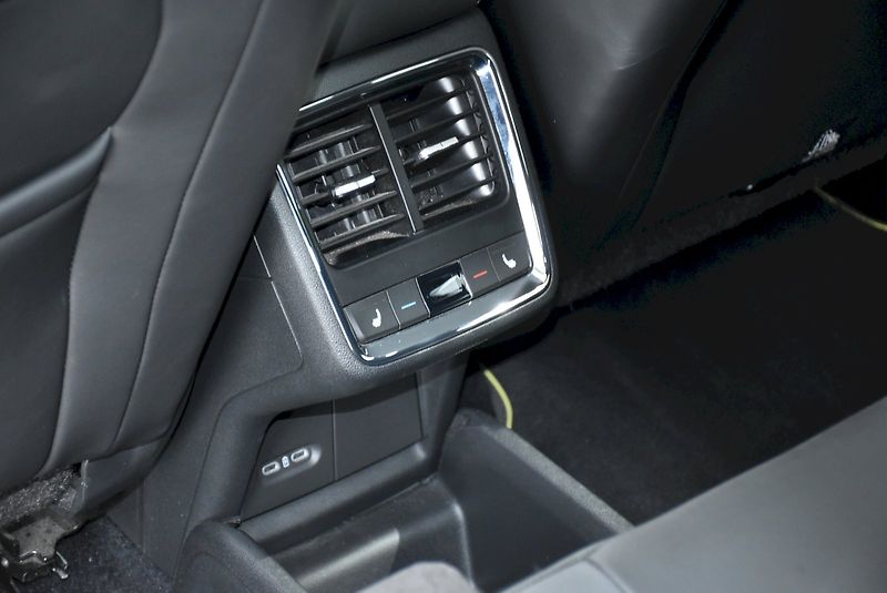 Škoda Enyaq (2024) 80 RS 220kW 4x4 Maxx paket - fotka 26 z 33