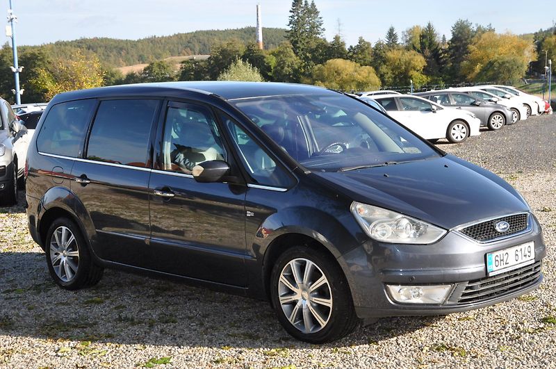 Ford Galaxy 2.0TDCi 103kW 7.míst - fotka 2 z 17