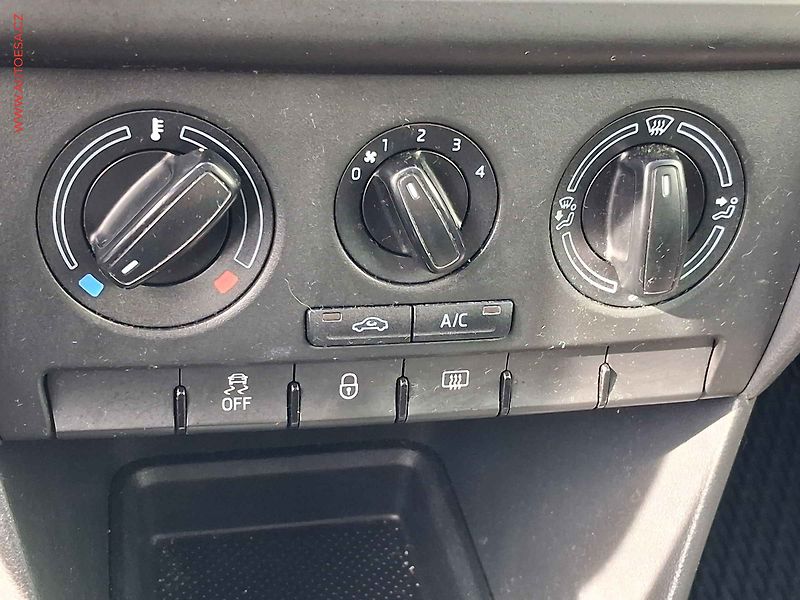 Škoda Rapid (2014) 1.2TSi, ČR, STK9/28 - fotka 13 z 15